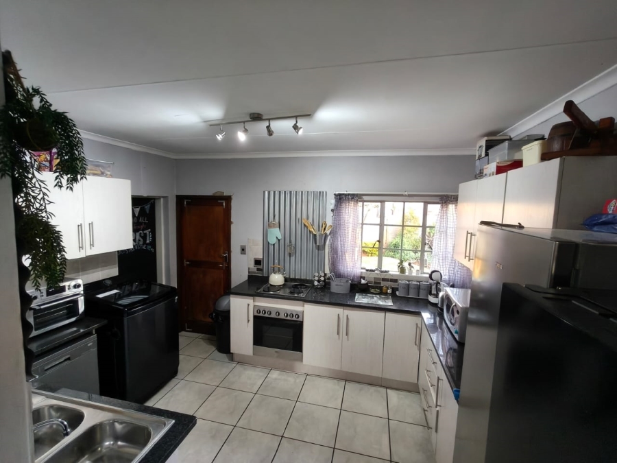 3 Bedroom Property for Sale in Hexrivier Lifestyle Estate North West